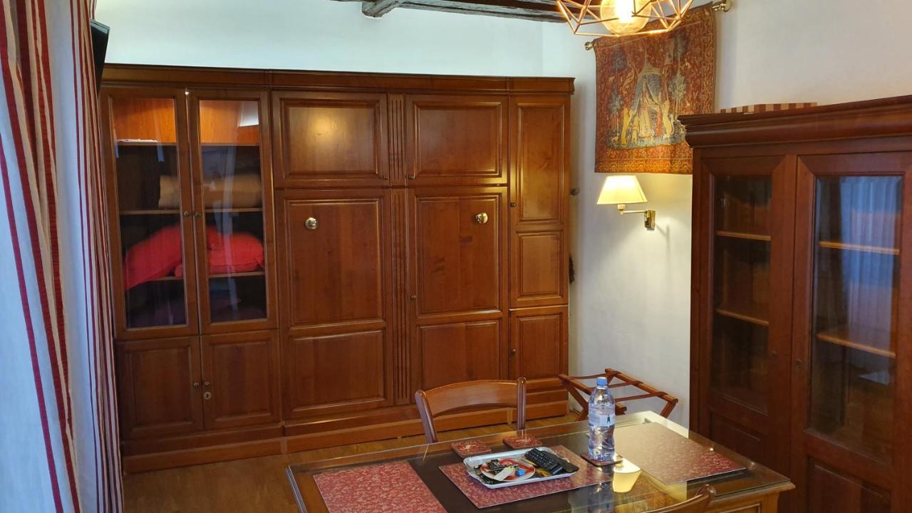 Bernardo 42 Galande Apartment Paris Bagian luar foto