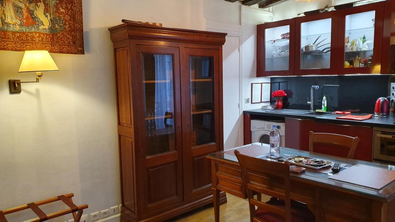 Bernardo 42 Galande Apartment Paris Bagian luar foto