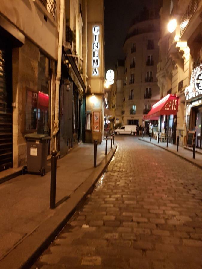 Bernardo 42 Galande Apartment Paris Bagian luar foto